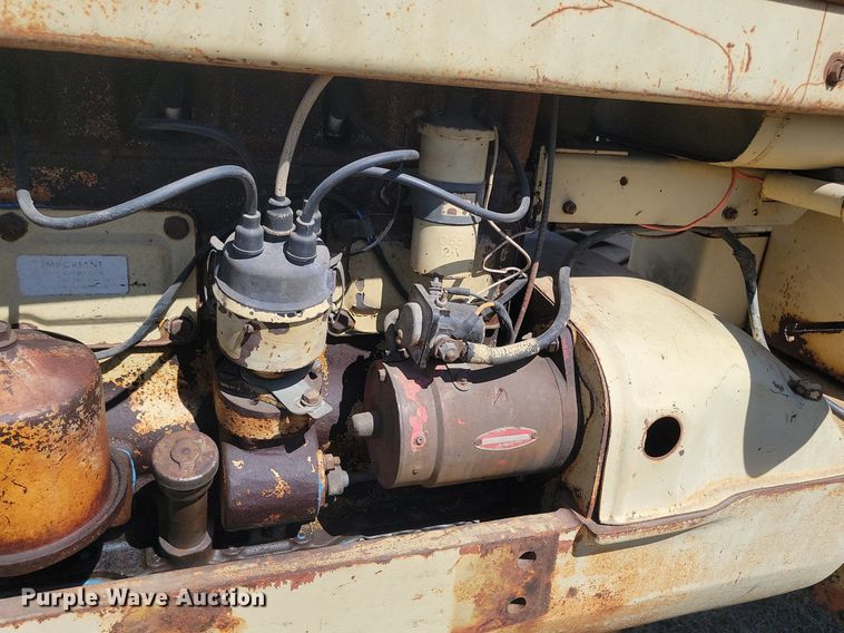 image for item DP5666 Cockshutt  550 tractor