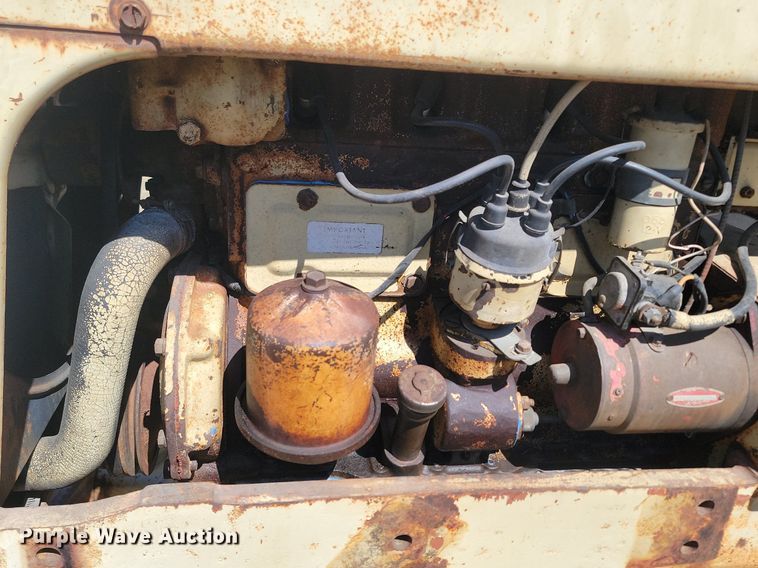 image for item DP5666 Cockshutt  550 tractor