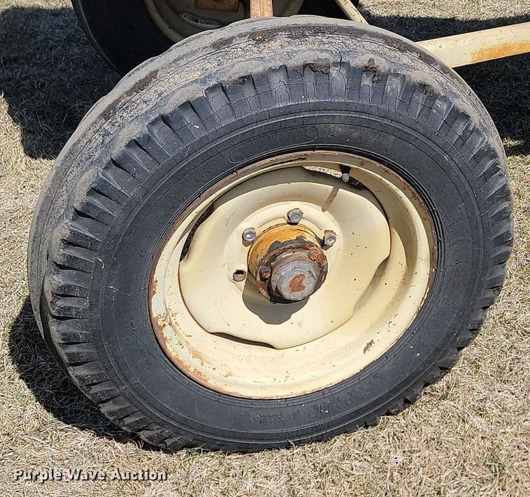 image for item DP5666 Cockshutt  550 tractor