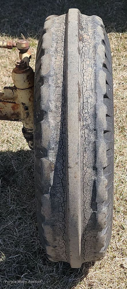 image for item DP5666 Cockshutt  550 tractor