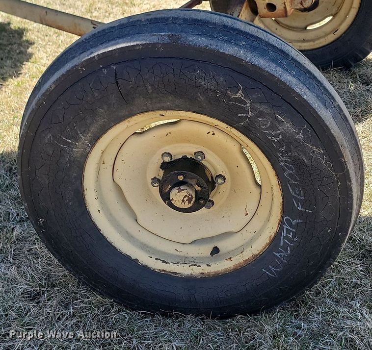 image for item DP5666 Cockshutt  550 tractor