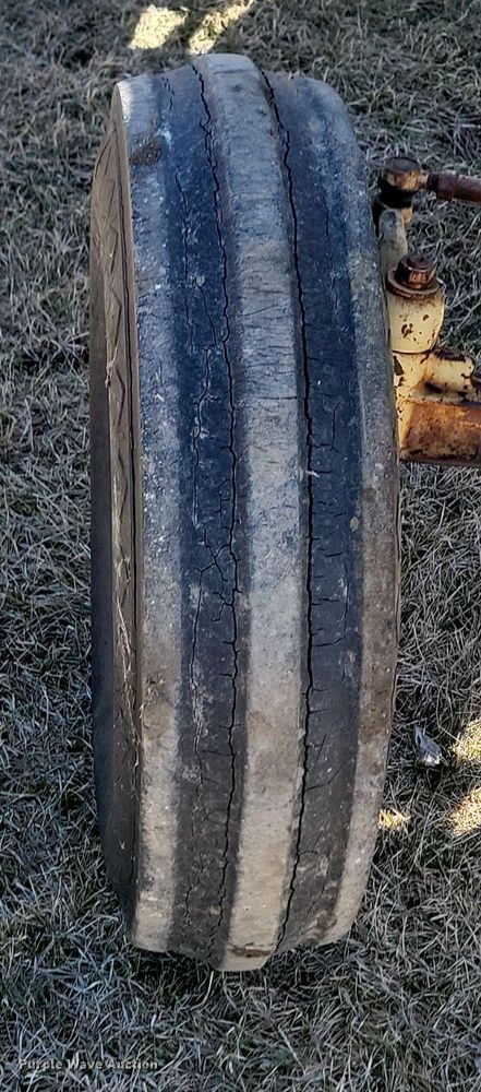 image for item DP5666 Cockshutt  550 tractor