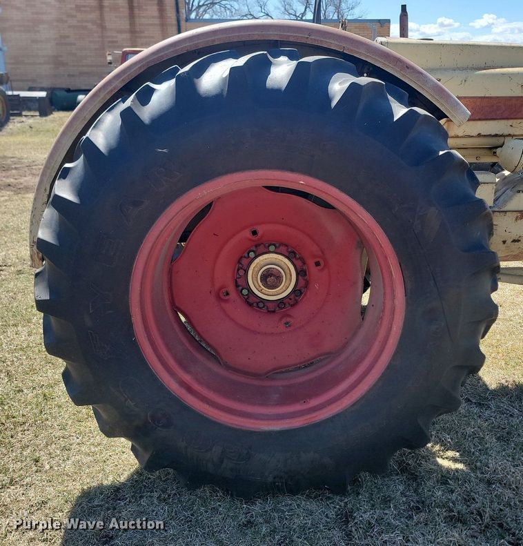 image for item DP5666 Cockshutt  550 tractor