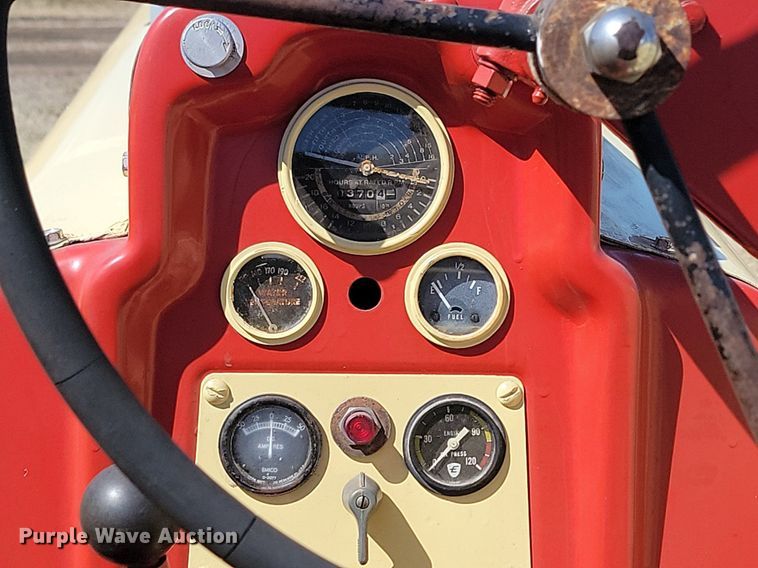 image for item DP5670 Cockshutt 560 tractor