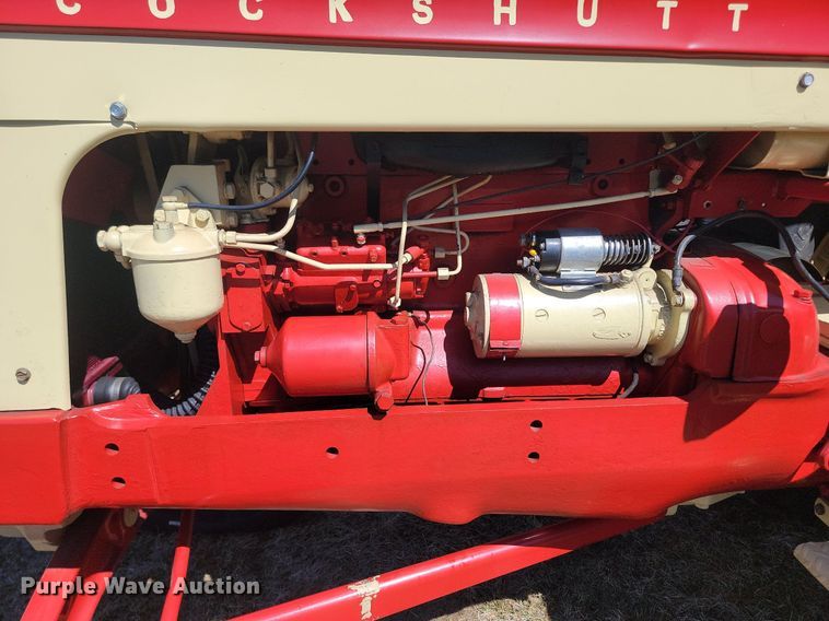 image for item DP5670 Cockshutt 560 tractor