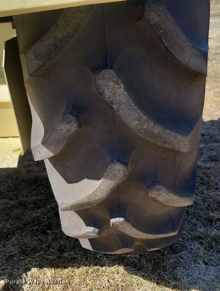 image for item DP5670 Cockshutt 560 tractor