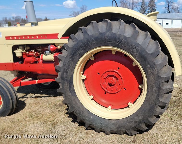 image for item DP5670 Cockshutt 560 tractor