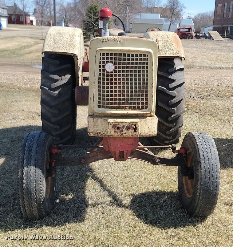 image for item DP5672 Cockshutt 550 tractor