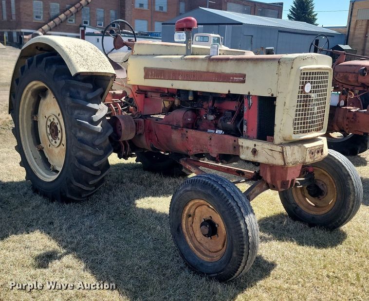 image for item DP5672 Cockshutt 550 tractor