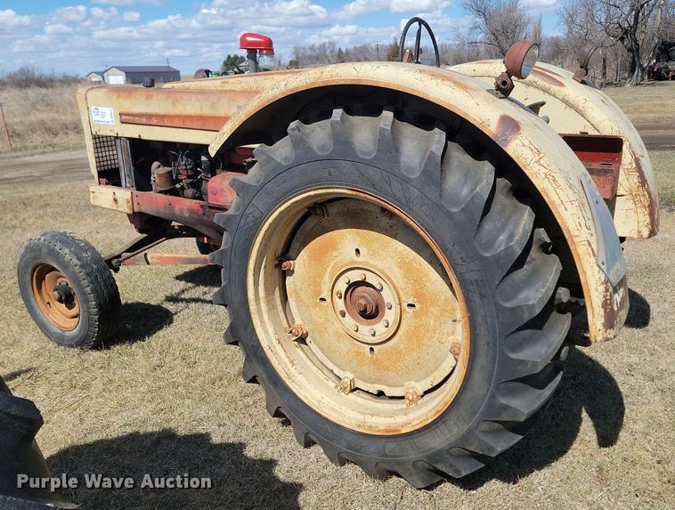 image for item DP5672 Cockshutt 550 tractor