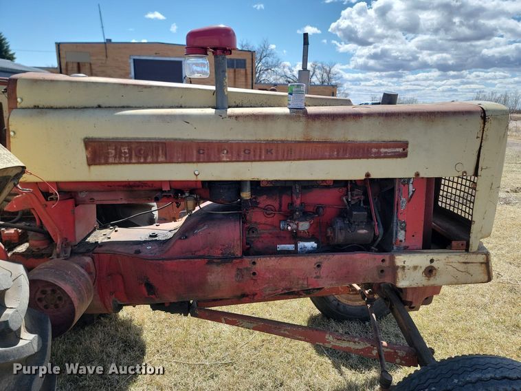 image for item DP5672 Cockshutt 550 tractor