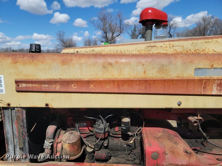 image for item DP5672 Cockshutt 550 tractor