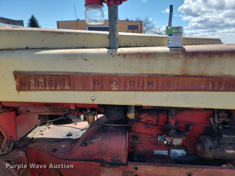 image for item DP5672 Cockshutt 550 tractor