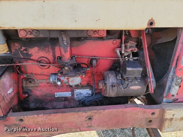 image for item DP5672 Cockshutt 550 tractor