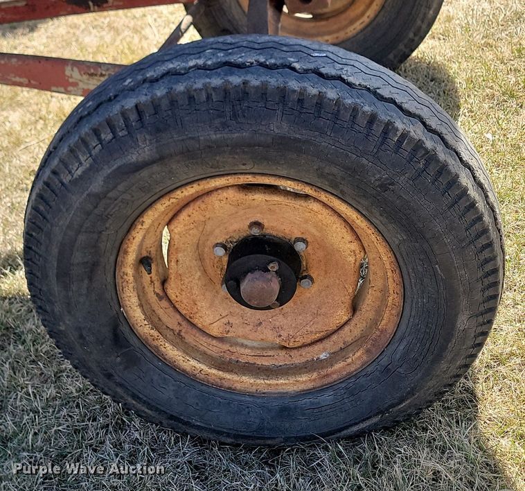 image for item DP5672 Cockshutt 550 tractor