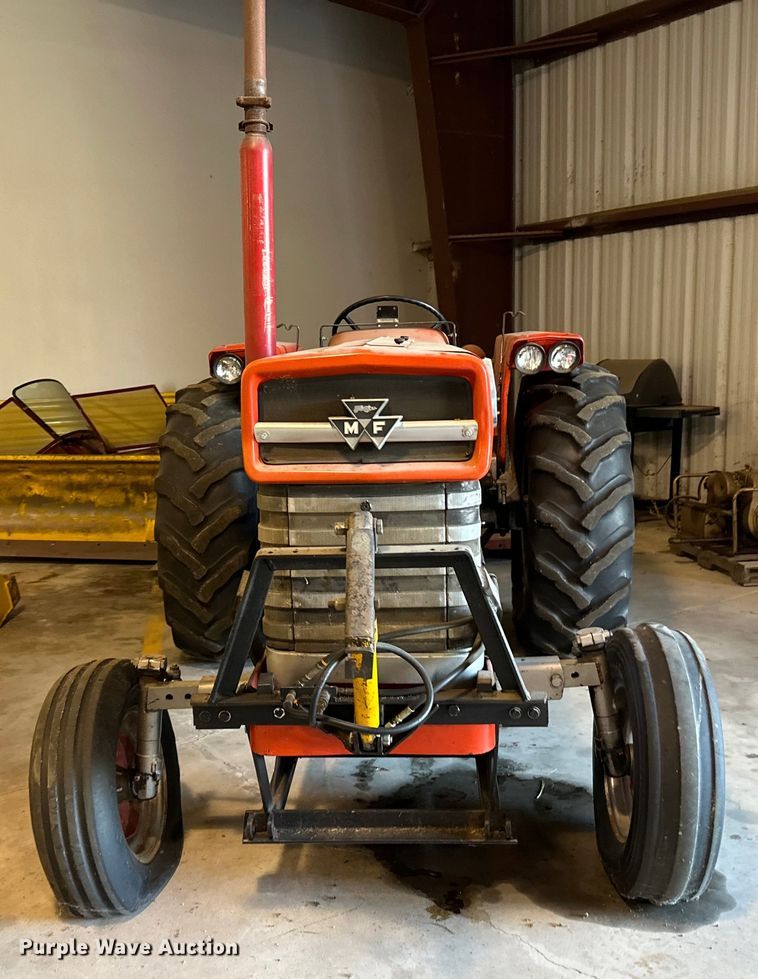 image for item DQ0752 1968 Massey Ferguson  175 tractor