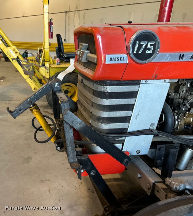 image for item DQ0752 1968 Massey Ferguson  175 tractor