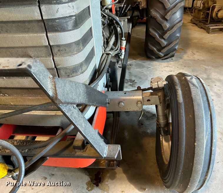 image for item DQ0752 1968 Massey Ferguson  175 tractor