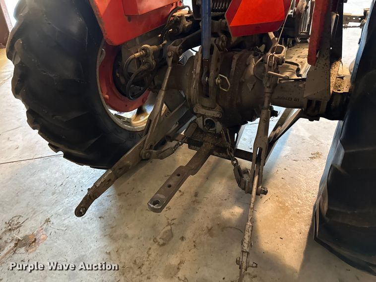 image for item DQ0752 1968 Massey Ferguson  175 tractor