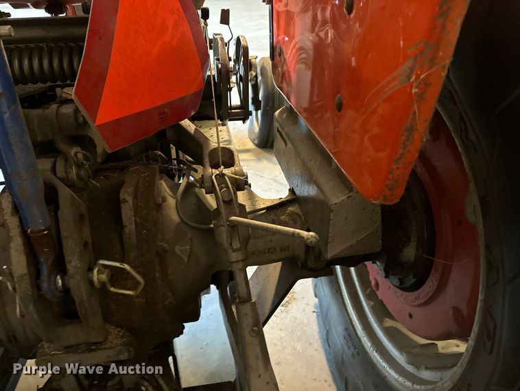 image for item DQ0752 1968 Massey Ferguson  175 tractor