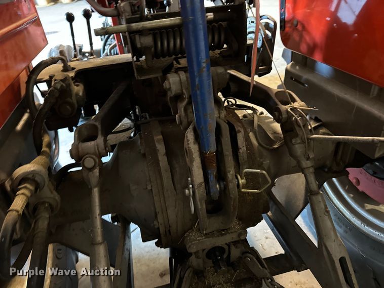 image for item DQ0752 1968 Massey Ferguson  175 tractor