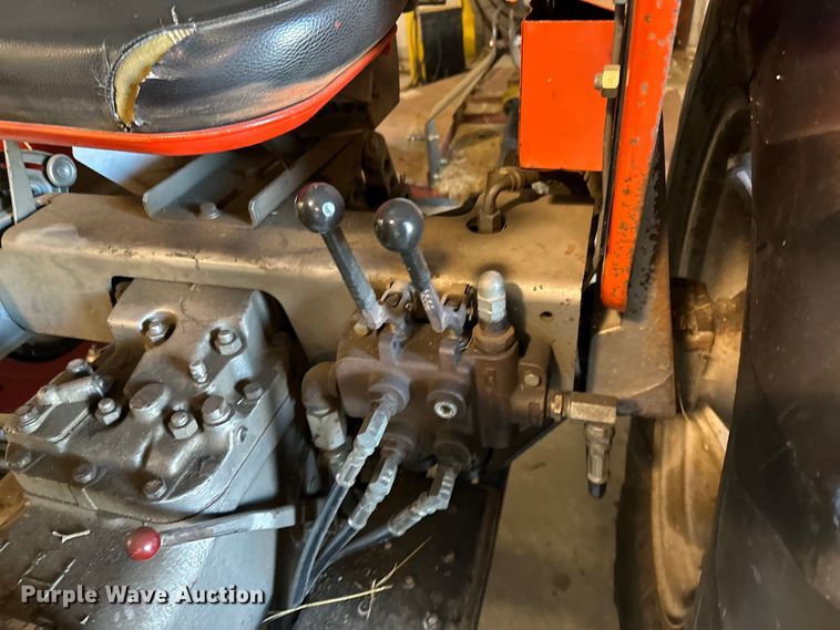 image for item DQ0752 1968 Massey Ferguson  175 tractor