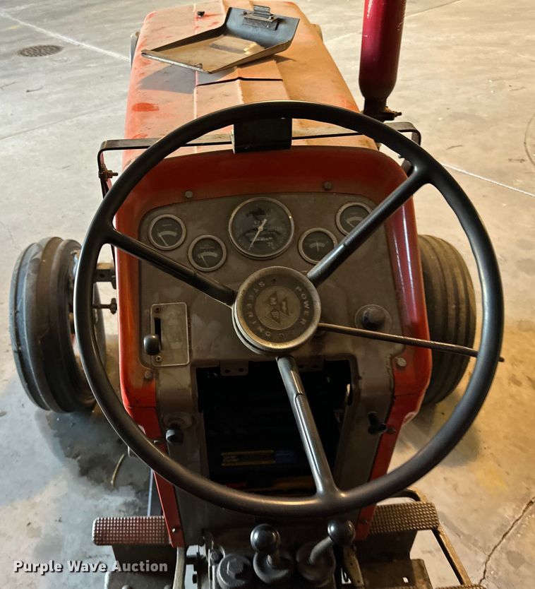 image for item DQ0752 1968 Massey Ferguson  175 tractor