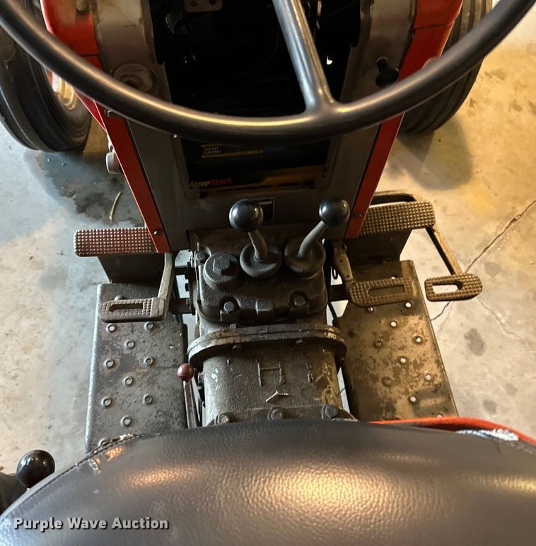 image for item DQ0752 1968 Massey Ferguson  175 tractor