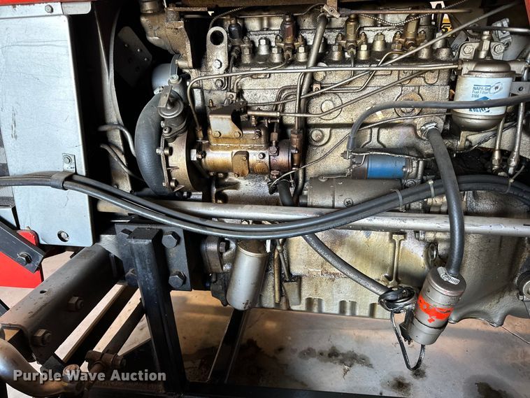 image for item DQ0752 1968 Massey Ferguson  175 tractor