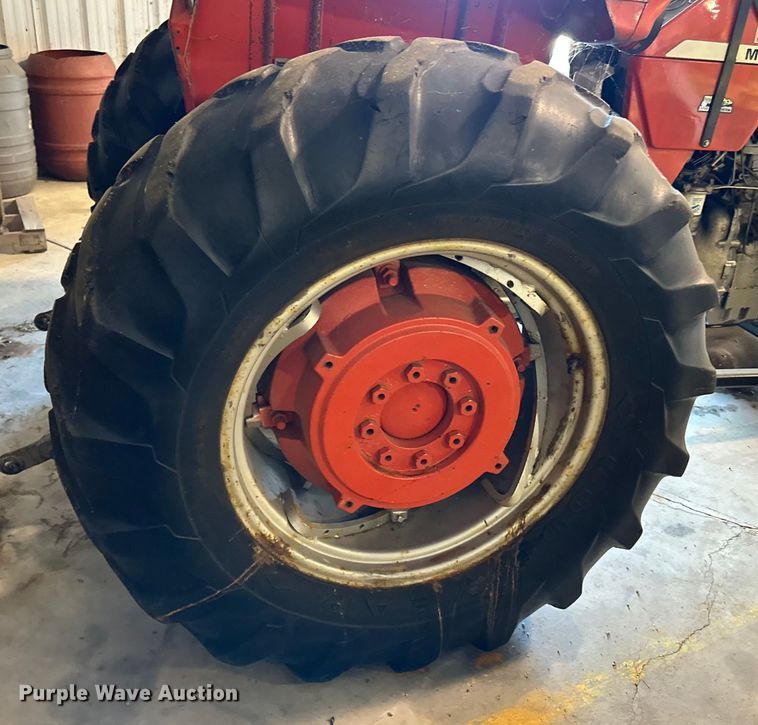 image for item DQ0752 1968 Massey Ferguson  175 tractor