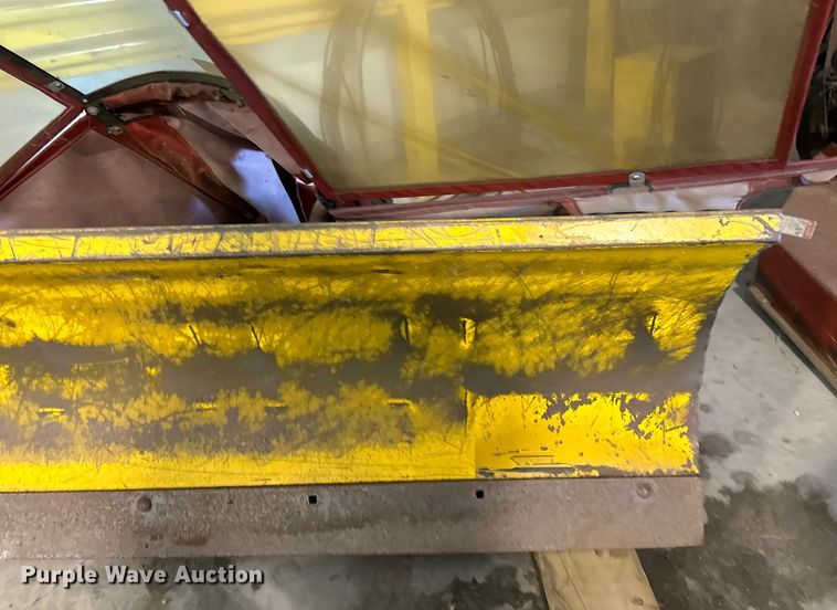 image for item DQ0752 1968 Massey Ferguson  175 tractor