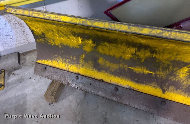 image for item DQ0752 1968 Massey Ferguson  175 tractor