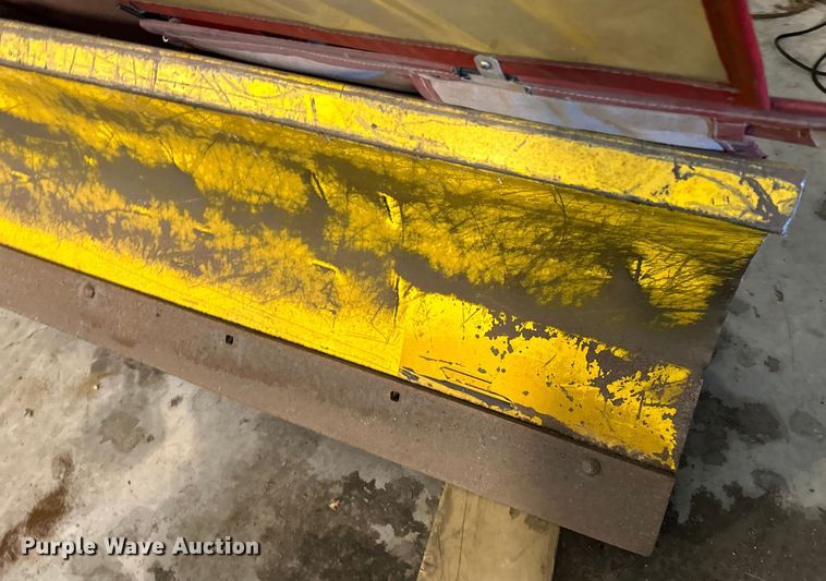 image for item DQ0752 1968 Massey Ferguson  175 tractor