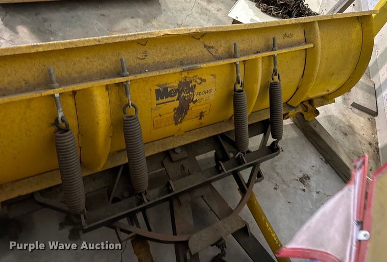 image for item DQ0752 1968 Massey Ferguson  175 tractor