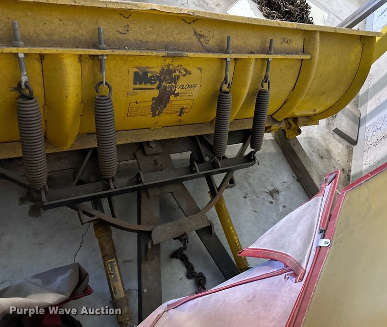 image for item DQ0752 1968 Massey Ferguson  175 tractor