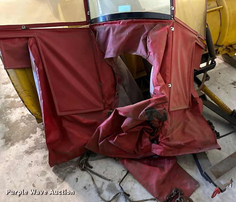 image for item DQ0752 1968 Massey Ferguson  175 tractor