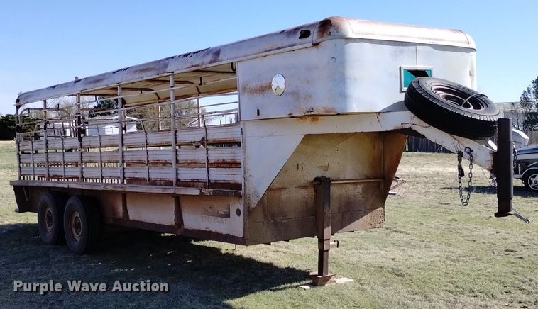 image for item DQ6065 1976 Dugan livestock trailer