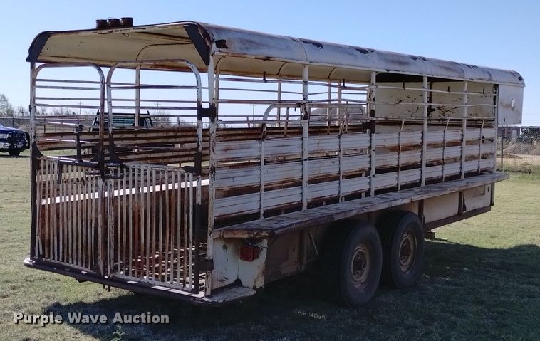 image for item DQ6065 1976 Dugan livestock trailer