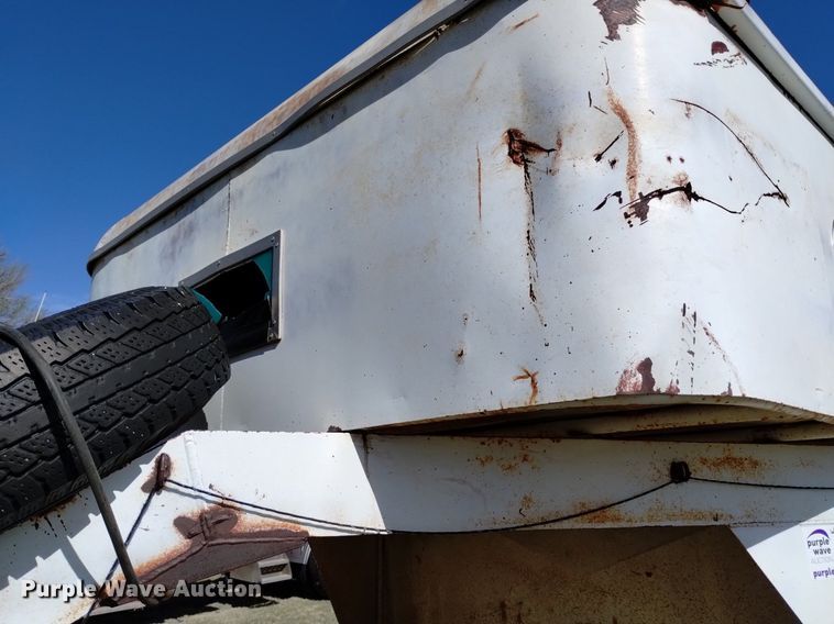 image for item DQ6065 1976 Dugan livestock trailer