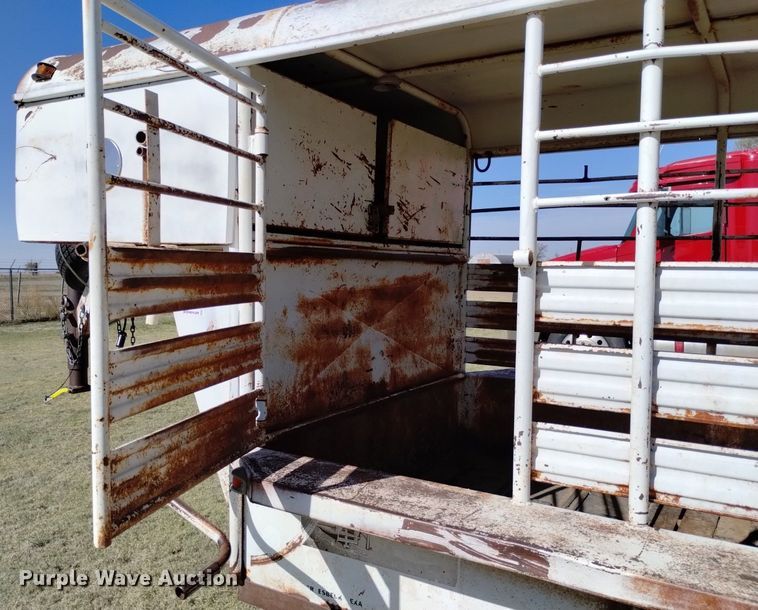 image for item DQ6065 1976 Dugan livestock trailer