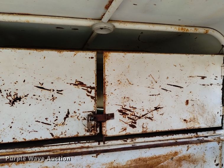 image for item DQ6065 1976 Dugan livestock trailer