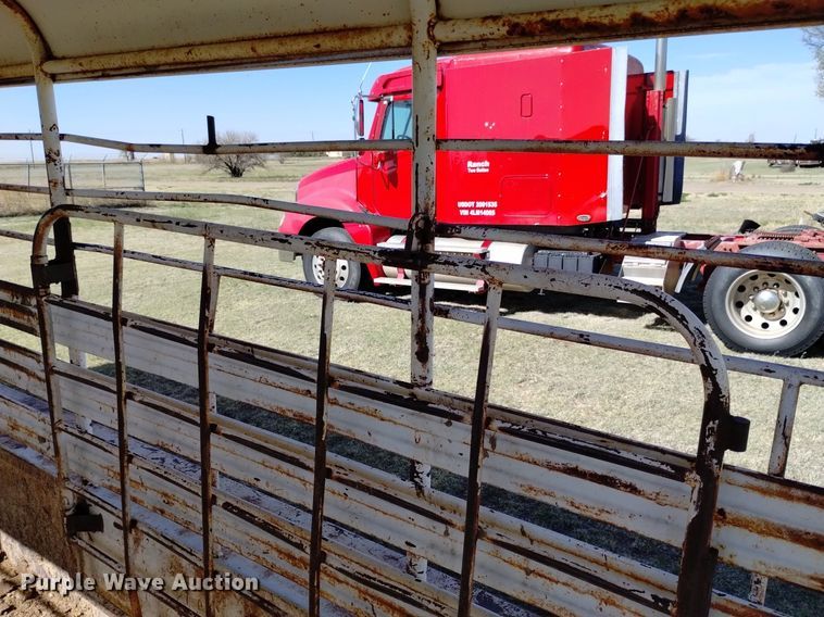 image for item DQ6065 1976 Dugan livestock trailer