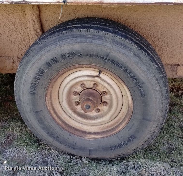 image for item DQ6065 1976 Dugan livestock trailer