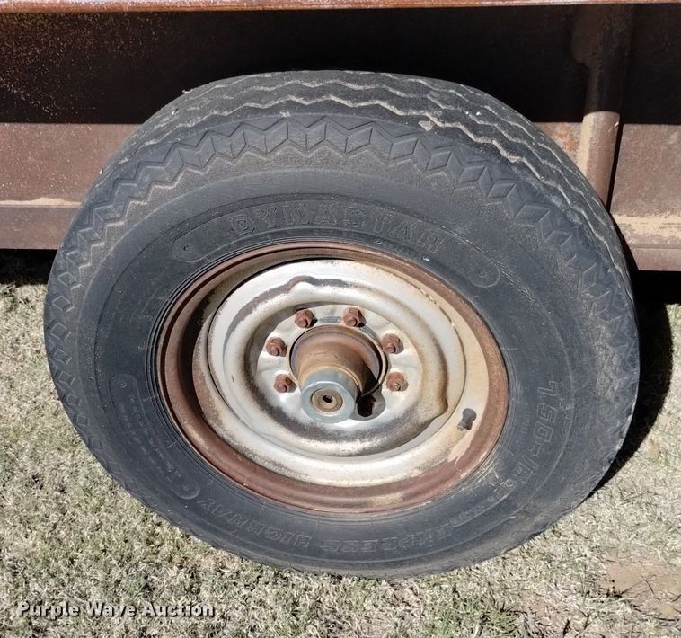 image for item DQ6065 1976 Dugan livestock trailer