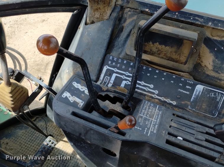 image for item DQ6073 1981 JohnDeere 4640 tractor