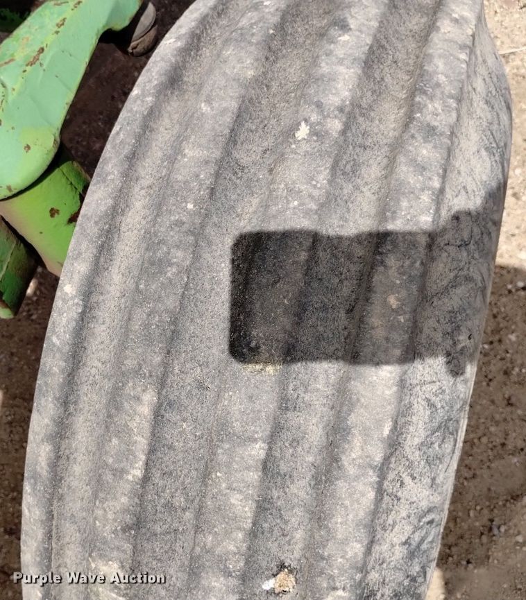 image for item DQ6073 1981 JohnDeere 4640 tractor