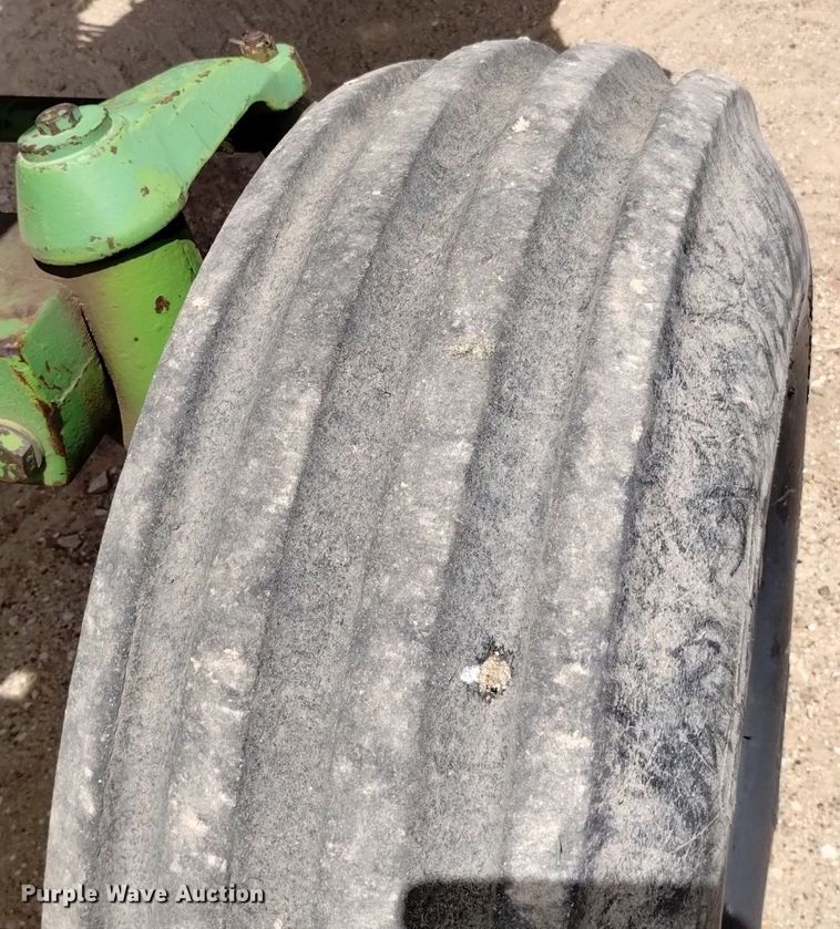 image for item DQ6073 1981 JohnDeere 4640 tractor