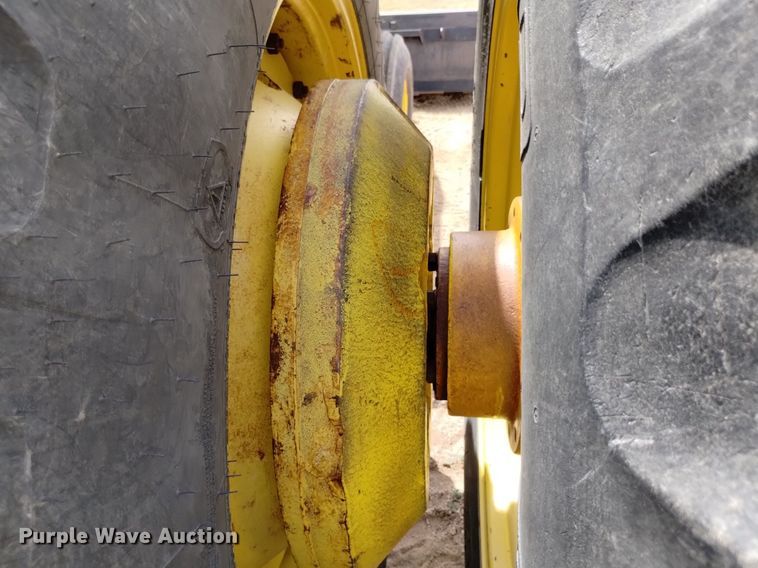 image for item DQ6073 1981 JohnDeere 4640 tractor