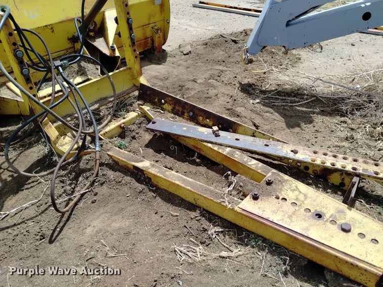 image for item DQ6073 1981 JohnDeere 4640 tractor