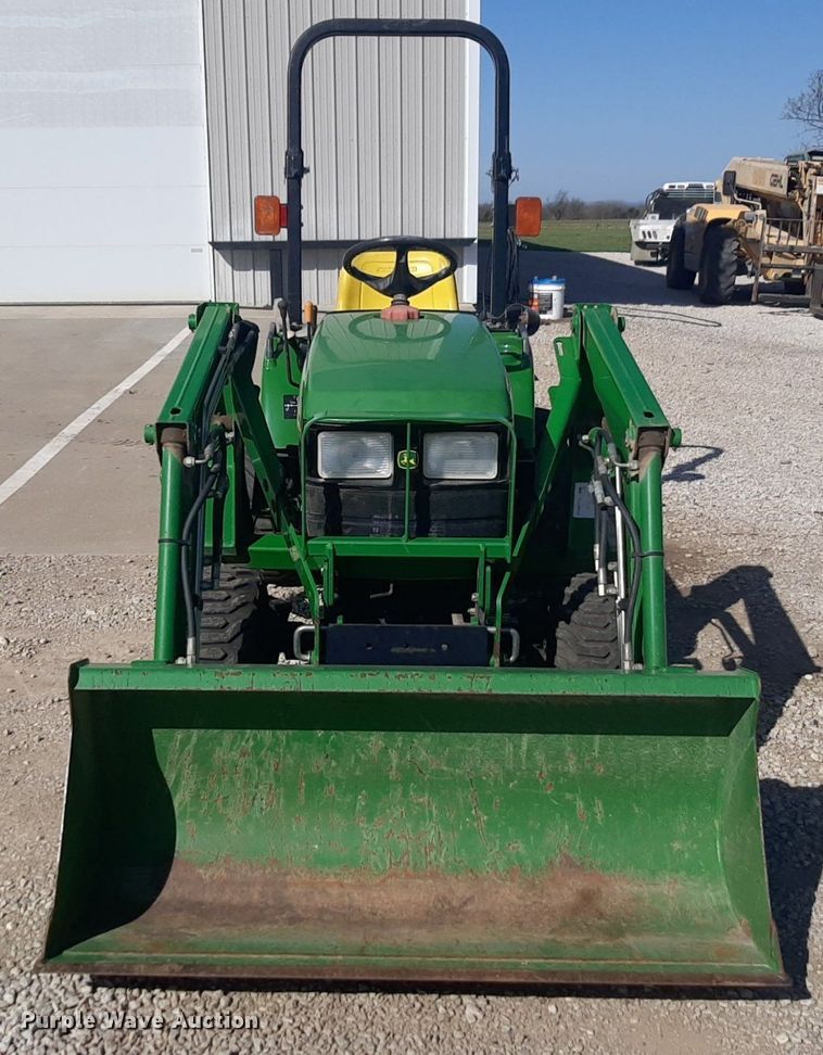 image for item DQ6975 2004 John Deere 2210 MFWD tractor